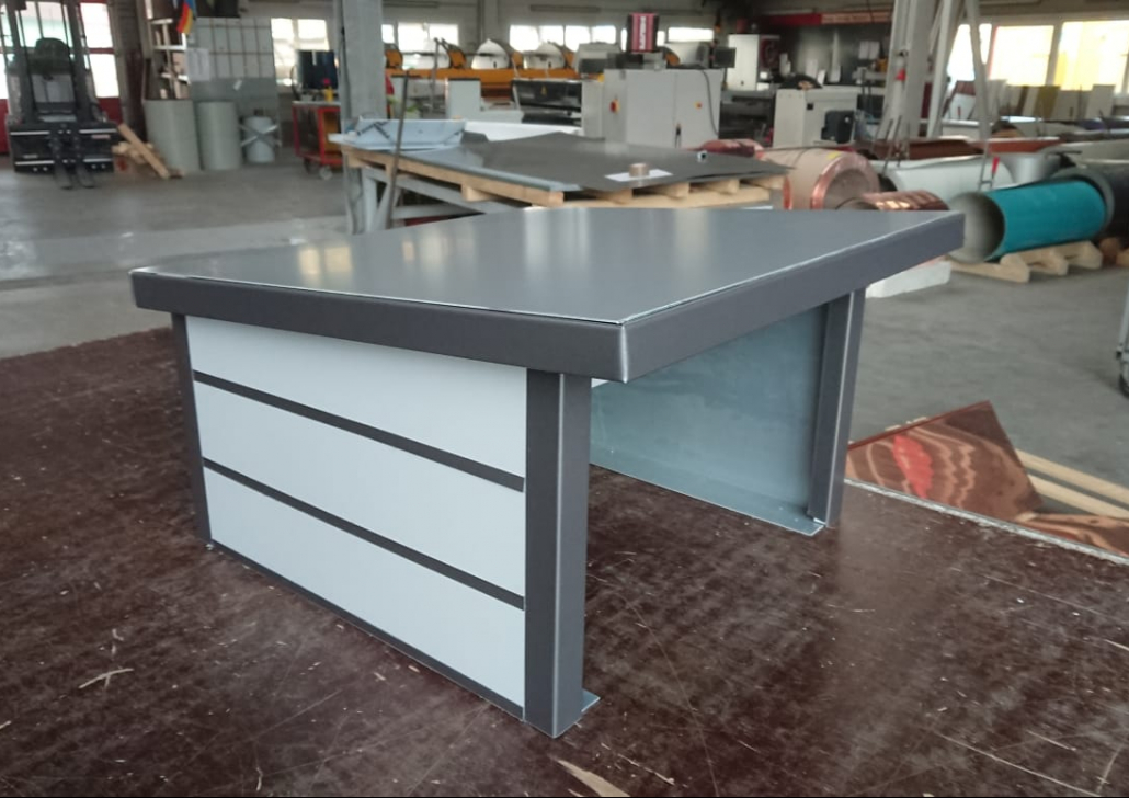 Garage für Mähroboter kompakt & beständig