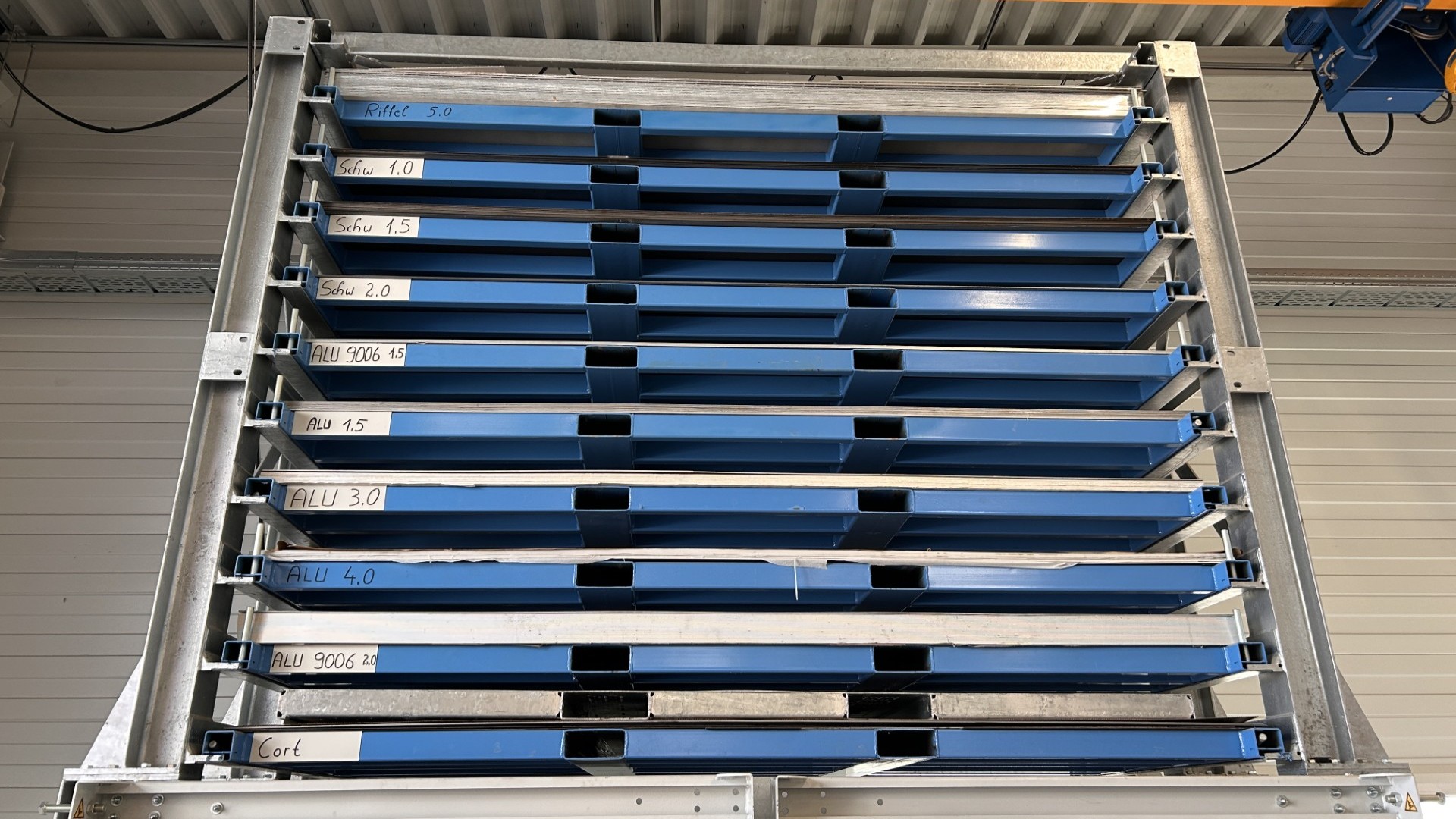 Blechlager für kurze Reaktionszeit bei der Kantteilfertigung